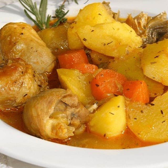 Pollo Guisado Tray.